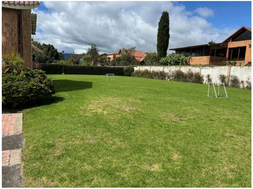 Casa en venta Cundinamarca Bogotá San José De Bavaria 220 m2 Habitaciones 4 Baños 6 Garajes 4 Precio $1600000000
