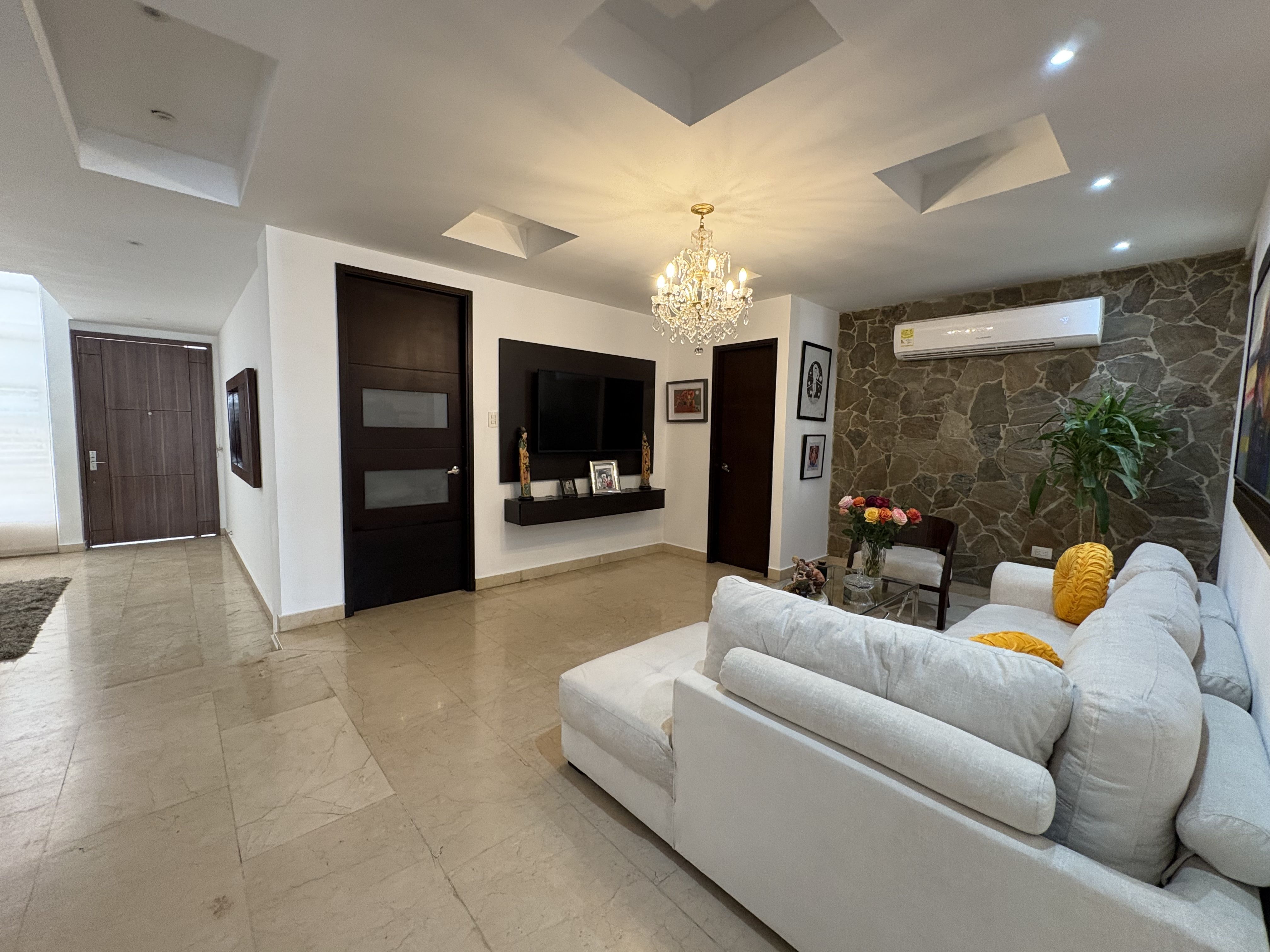 Casa en venta Atlántico Barranquilla Villa Santos 570 m2 Habitaciones 4 Baños 6 Garajes 4 Precio $2000000000