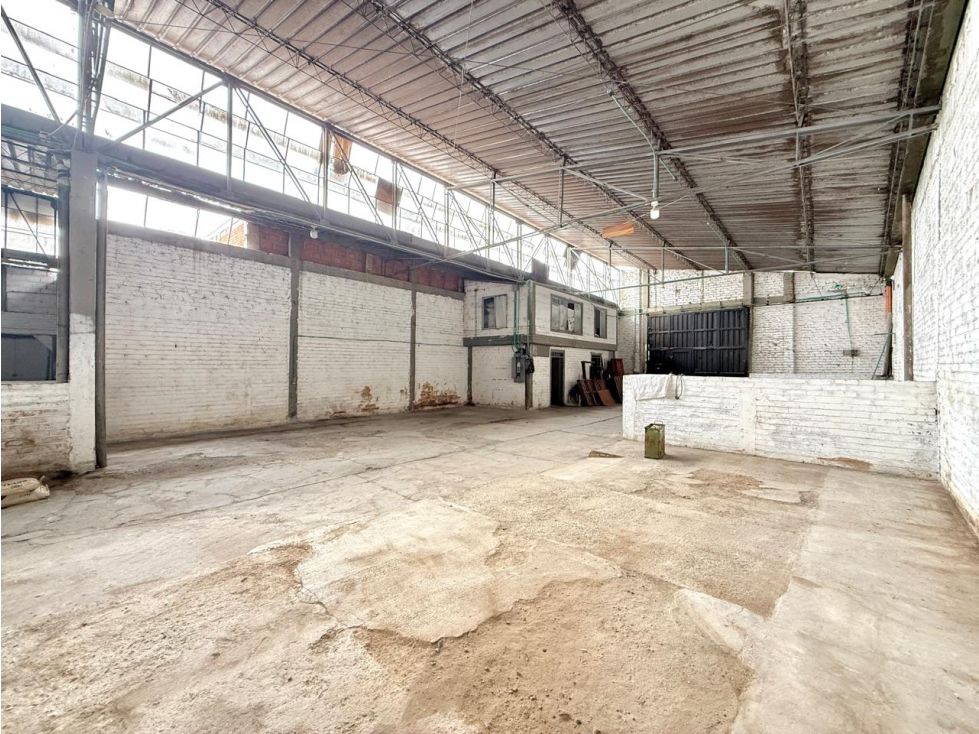 Bodega en venta Risaralda Pereira Berlin 1200 m2 Habitaciones 0 Baños 2 Garajes 0 Precio $2500000000