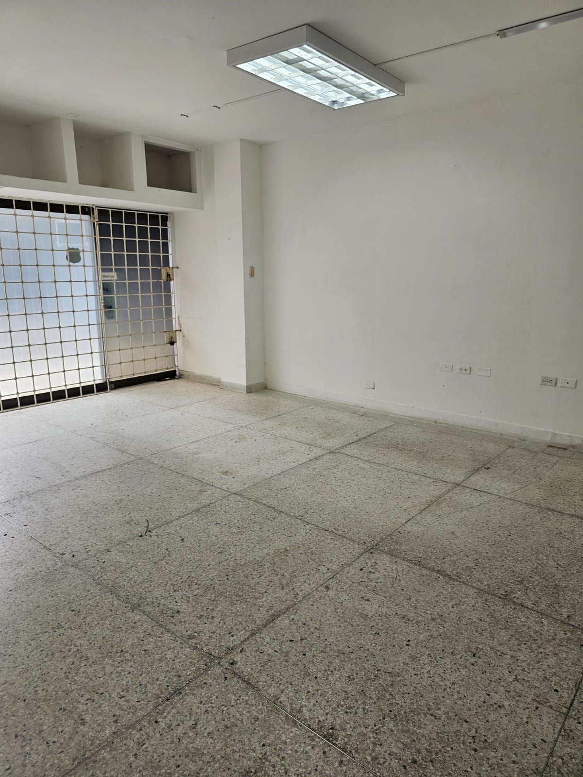 Local en arriendo Atlántico Barranquilla Altos Del Prado 100 m2 Habitaciones 0 Baños 1 Garajes 5 Precio $3900000