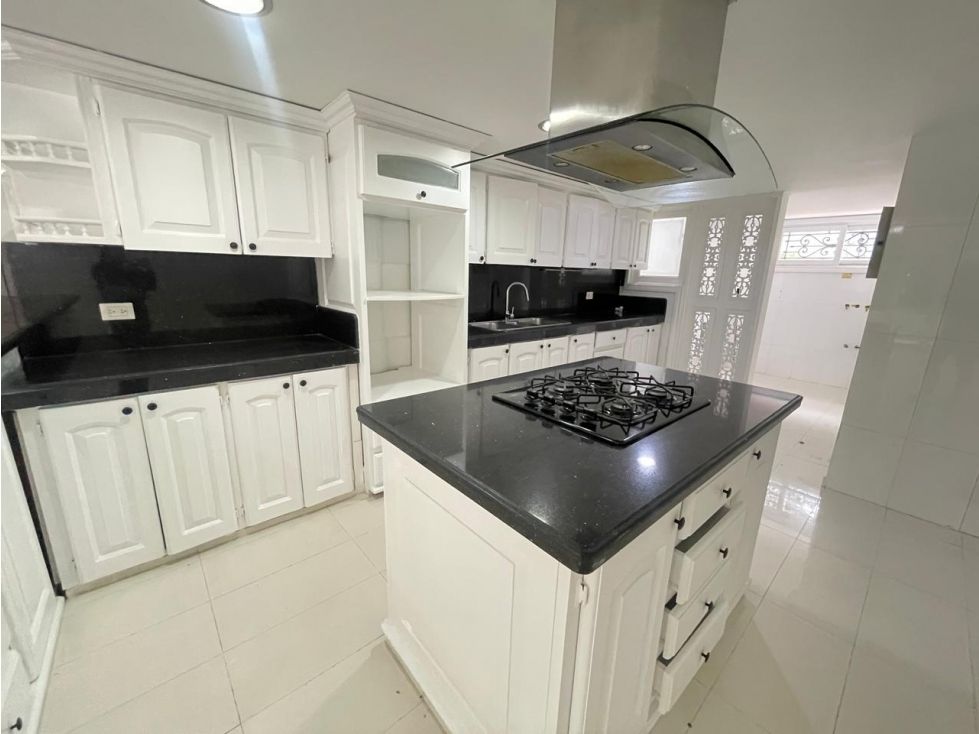 Casa en arriendo Antioquia Medellín El Tesoro 350 m2 Habitaciones 5 Baños 5 Garajes 1 Precio $13000000