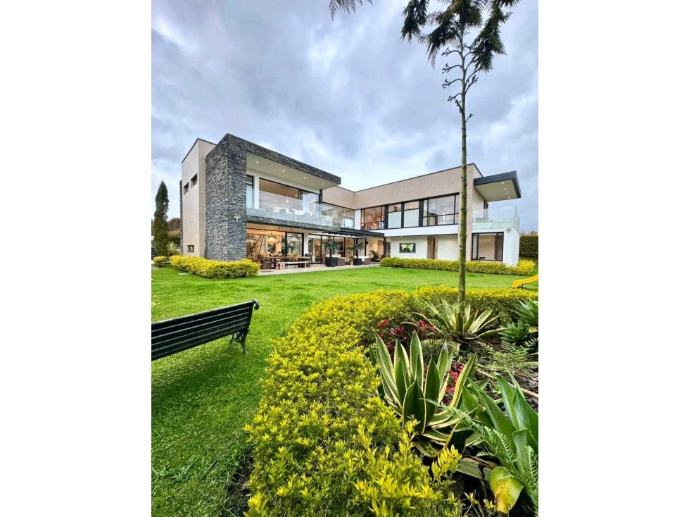 Casa Campestre en venta Antioquia Envigado Zúñiga 650 m2 Habitaciones 6 Baños 9 Garajes 3 Precio $6400000000