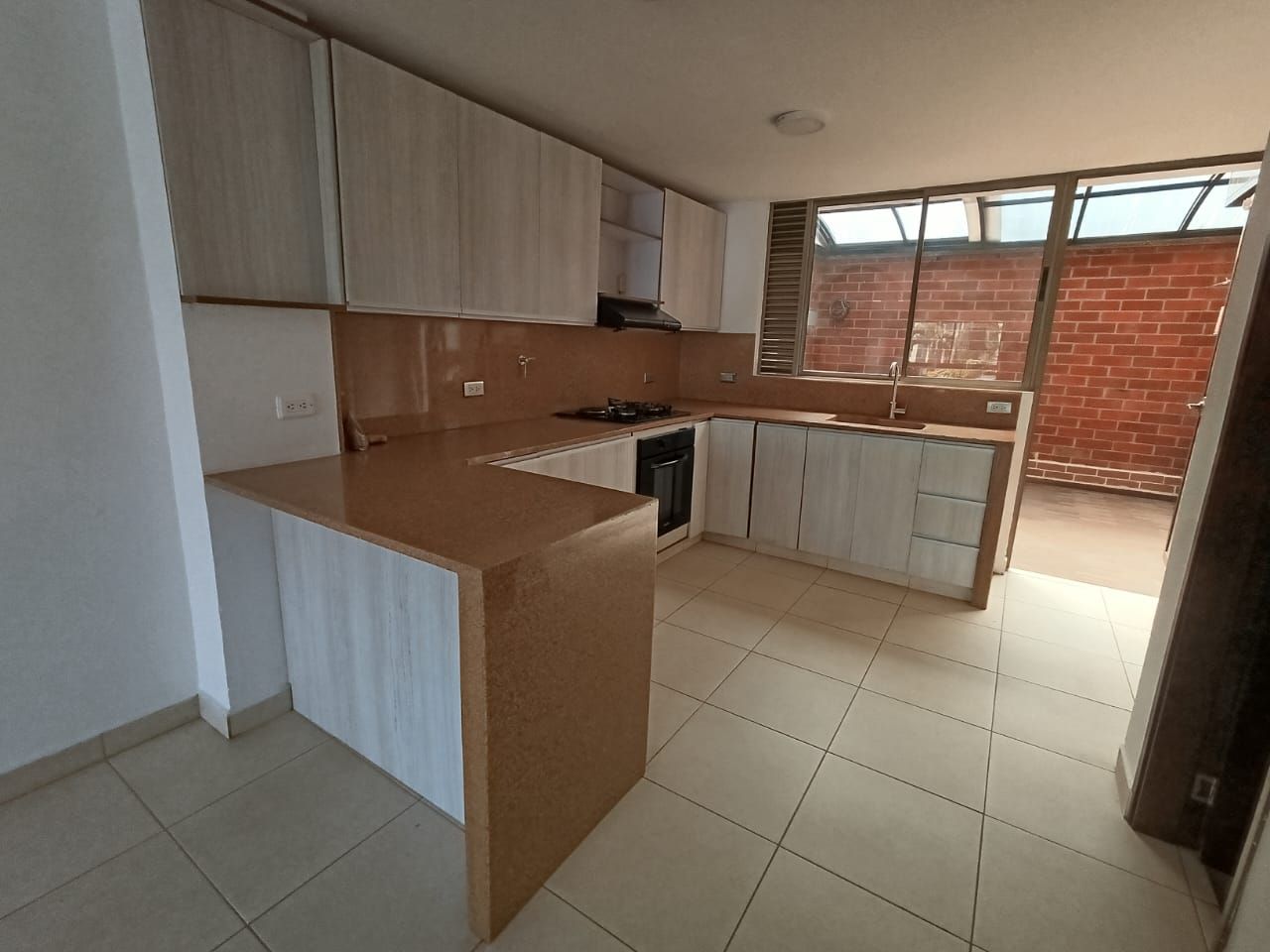 Casa en arriendo Antioquia La Estrella La Ospina 180 m2 Habitaciones 3 Baños 3 Garajes 2 Precio $4300000