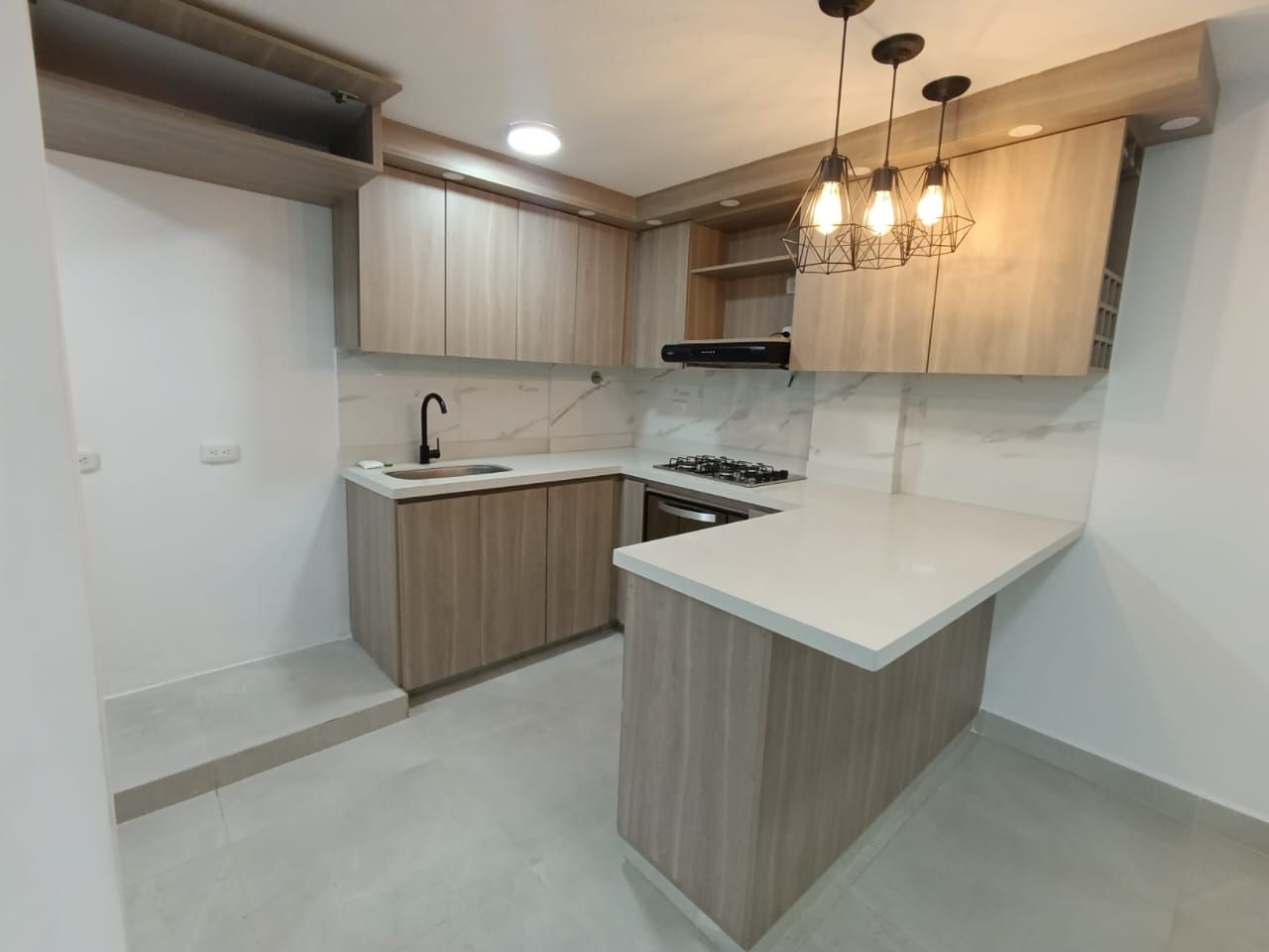 Apartamento en arriendo Antioquia Medellín Naranjitos 60 m2 Habitaciones 3 Baños 2 Garajes 0 Precio $1700000