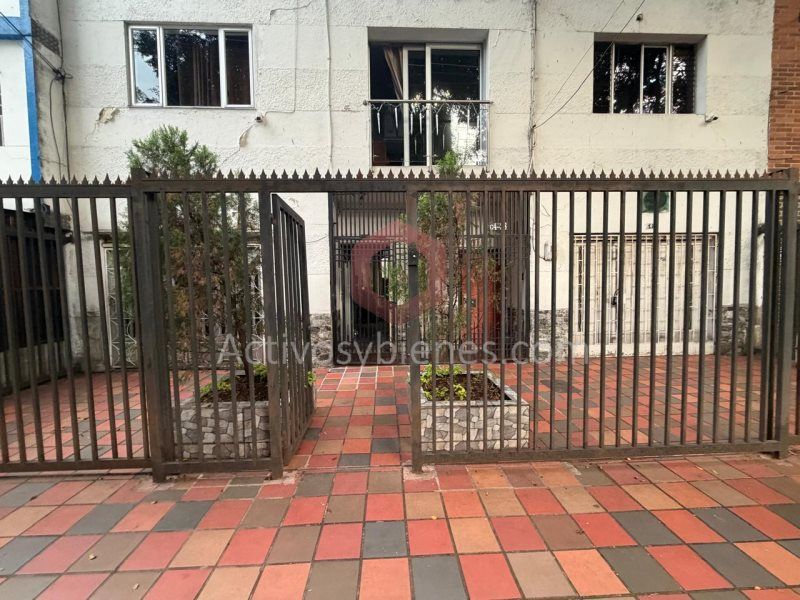 Casa en venta Antioquia Medellín Florida Nueva 244 m2 Habitaciones 5 Baños 2 Garajes 2 Precio $1500000000