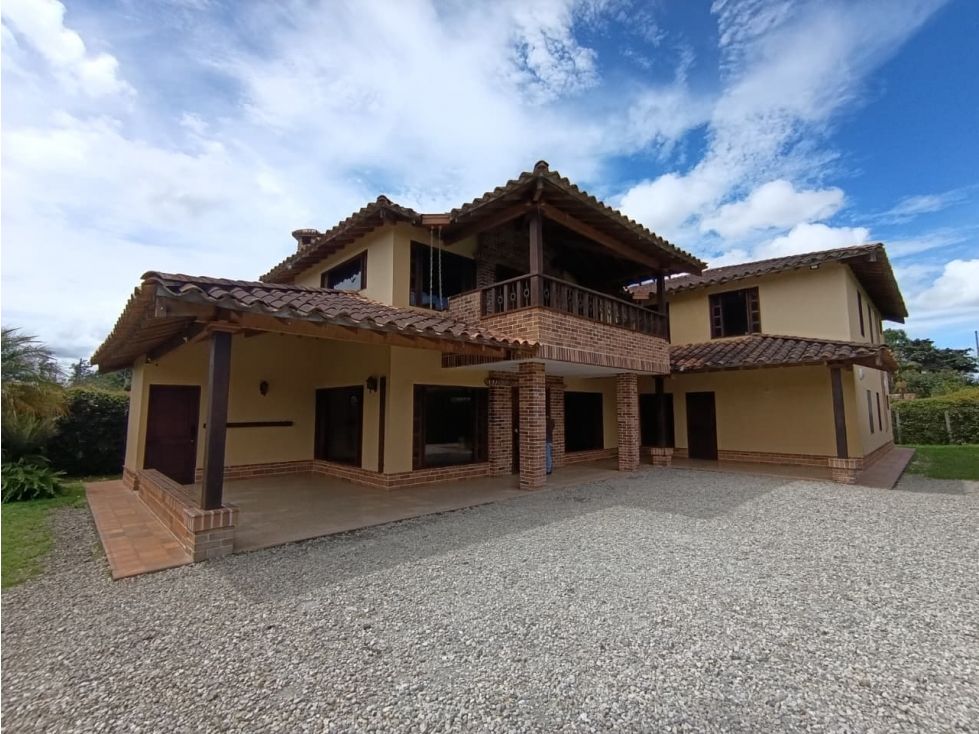 Casa Campestre en arriendo Antioquia Rionegro El Porvenir 300 m2 Habitaciones 6 Baños 6 Garajes 5 Precio $8500000
