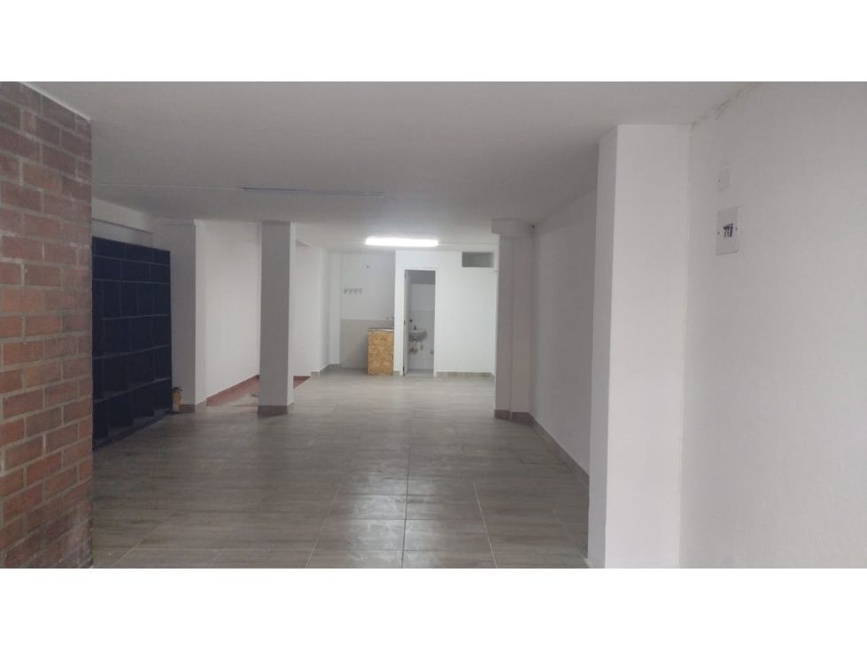 Local en arriendo Antioquia Medellín San Bernardo 80 m2 Habitaciones 0 Baños 0 Garajes 0 Precio $3460000