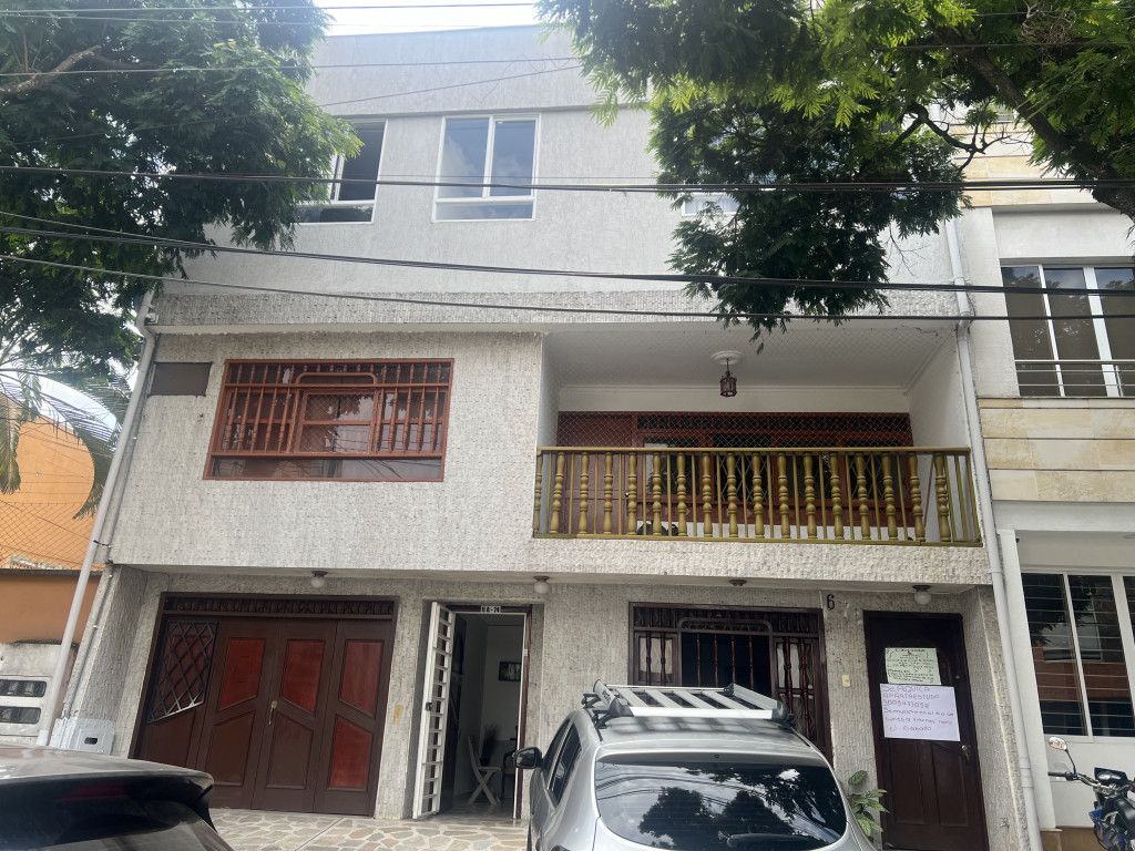 Casa en venta Valle Del Cauca Cali Cañaveralejo - Seguros Patria 738 m2 Habitaciones 17 Baños 18 Garajes 0 Precio $2400000000