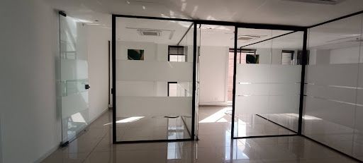 Oficina en arriendo Antioquia Medellín La Candelaria 150 m2 Habitaciones 0 Baños 3 Garajes 2 Precio $12000000