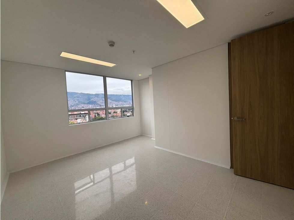 Consultorio en venta Antioquia Medellín Los Pinos 29 m2 Habitaciones 0 Baños 2 Garajes 1 Precio $430000000
