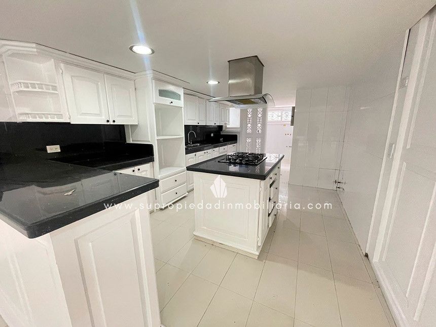 Casa en arriendo Antioquia Medellín El Tesoro 350 m2 Habitaciones 4 Baños 5 Garajes 1 Precio $13000000