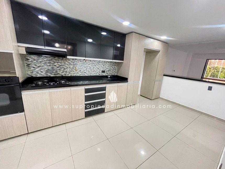 Casa en arriendo Antioquia Medellín El Tesoro 350 m2 Habitaciones 4 Baños 5 Garajes 1 Precio $12000000