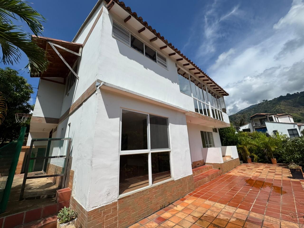 Casa Campestre en arriendo Santander Piedecuesta Paseo Cataluña 400 m2 Habitaciones 4 Baños 5 Garajes 3 Precio $2900000