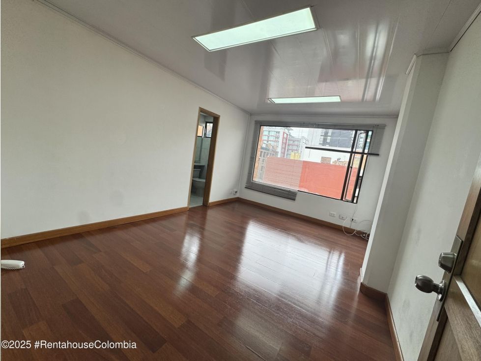 Consultorio en venta Cundinamarca Bogotá Chicó Norte 16 m2 Habitaciones 0 Baños 1 Garajes 1 Precio $150000000