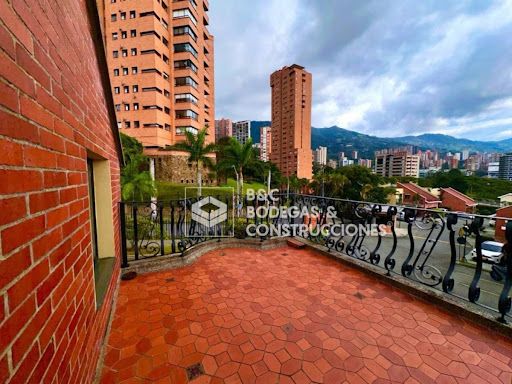 Casa en arriendo Antioquia Medellín Asomadera No2 267 m2 Habitaciones 4 Baños 5 Garajes 2 Precio $7400000