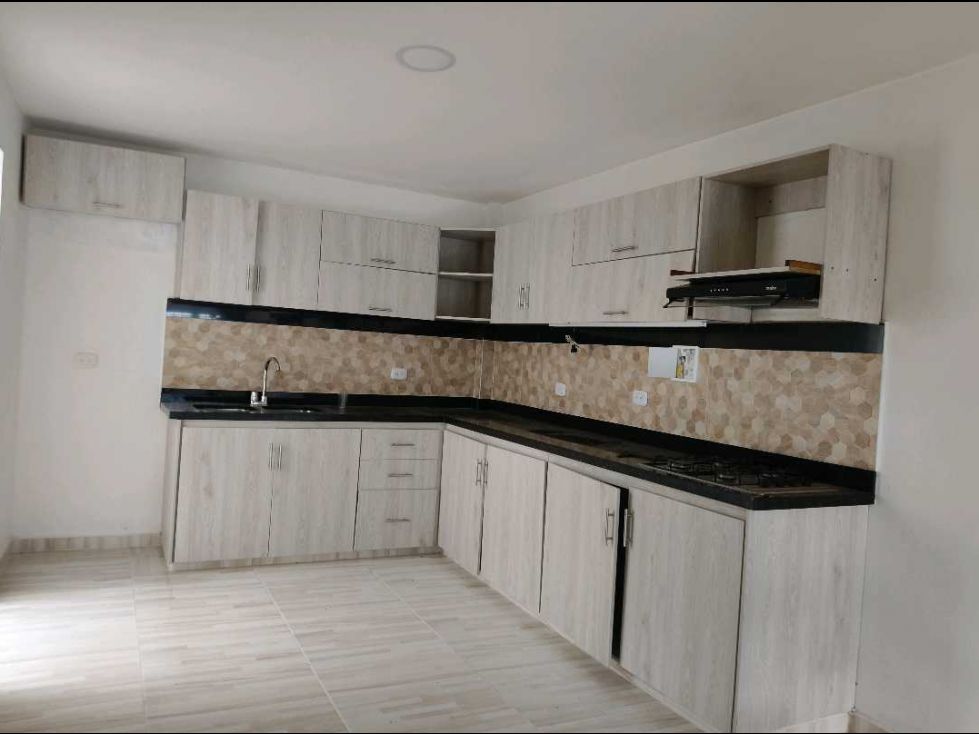 Casa en venta Antioquia La Ceja Fray Eugenio Ramirez Salazar 150 m2 Habitaciones 5 Baños 4 Garajes 1 Precio $580000000