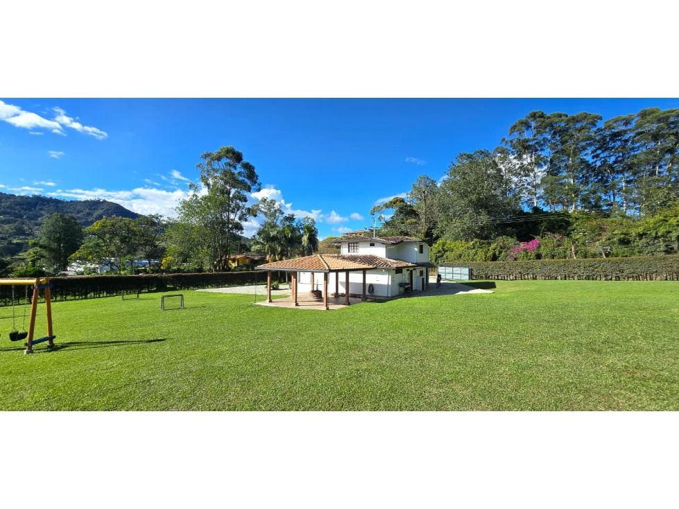 Casa Campestre en venta Antioquia La Ceja La Ceja 140 m2 Habitaciones 3 Baños 4 Garajes 1 Precio $2200000000