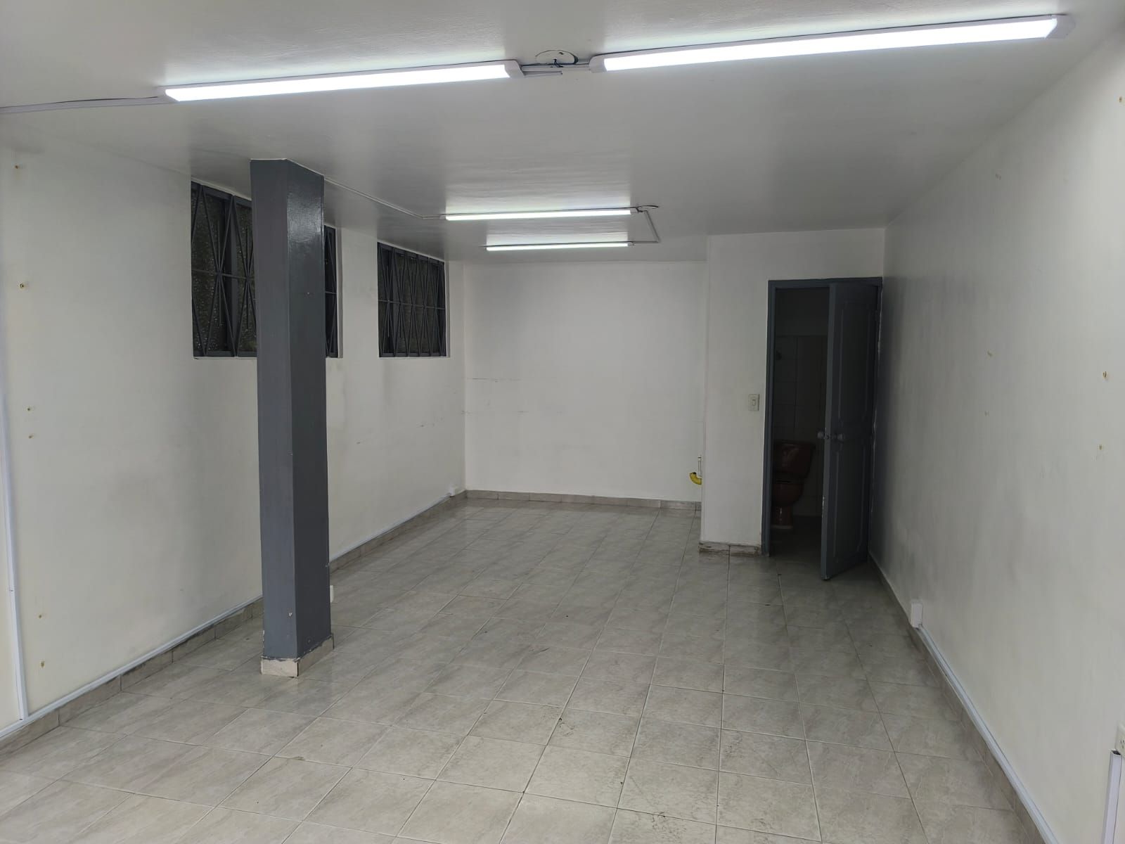 Local en arriendo Cundinamarca Bogotá La Esperanza 33 m2 Habitaciones 0 Baños 1 Garajes 1 Precio $2350000