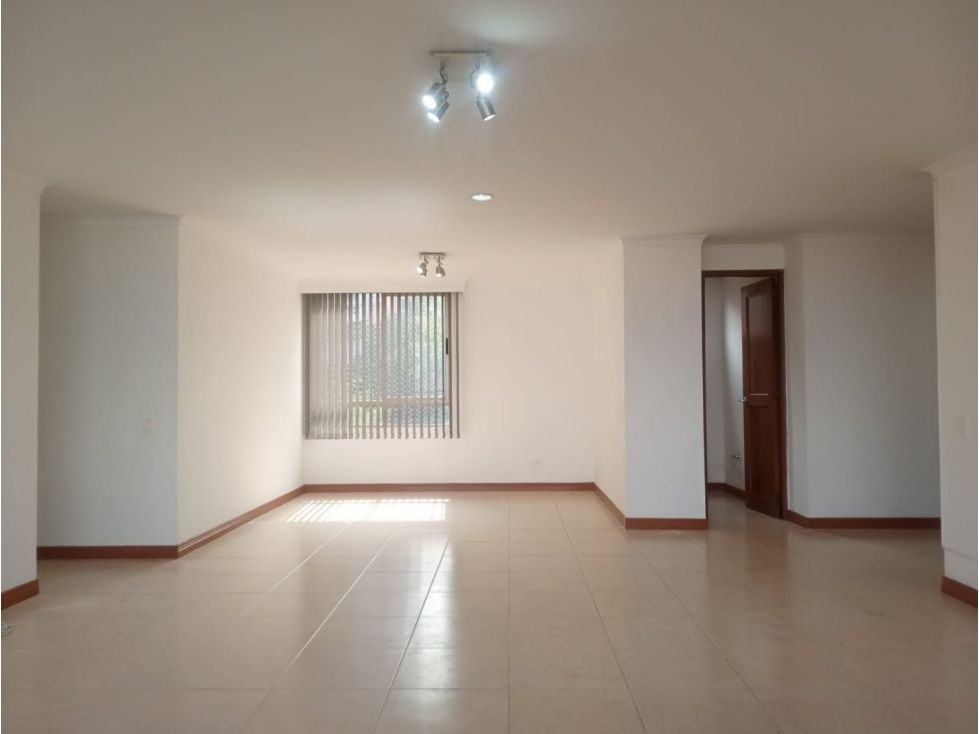 Apartamento en arriendo Antioquia Medellín El Tesoro 150 m2 Habitaciones 3 Baños 3 Garajes 2 Precio $6000000