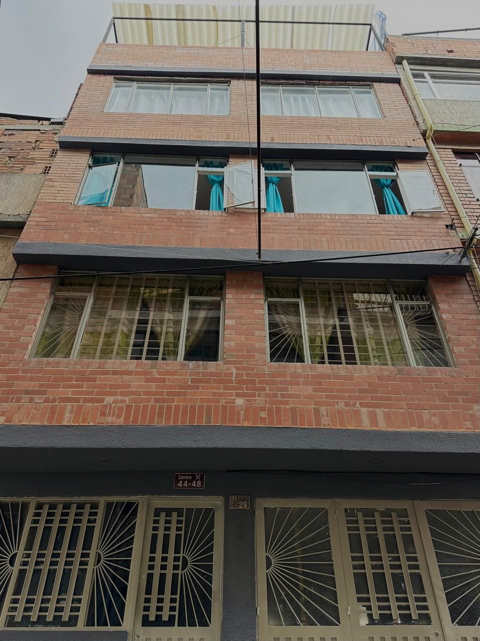 Edificio en arriendo o venta Cundinamarca Soacha Nuevo Colon 360 m2 Habitaciones 6 Baños 4 Garajes 1 Precio venta $640000000 Precio arriendo $1000000