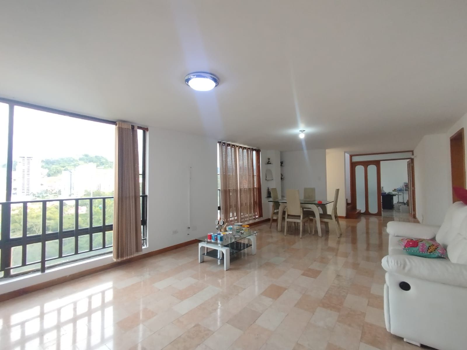 Apartamento en venta Risaralda Pereira Los Angeles 217 m2 Habitaciones 3 Baños 4 Garajes 2 Precio $1340000000