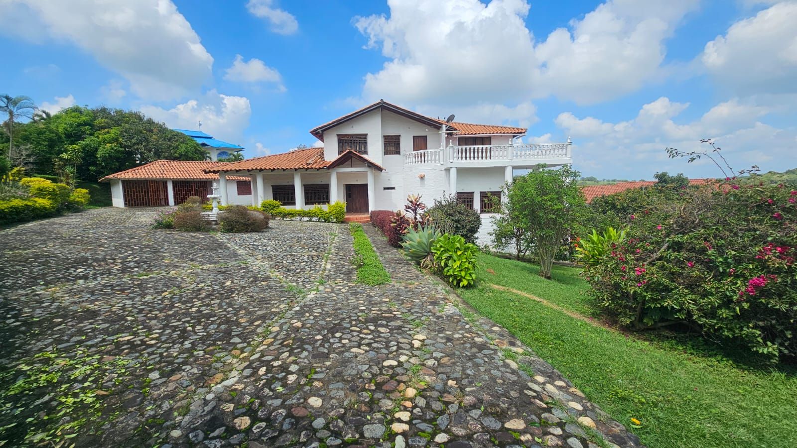 Casa en venta Valle Del Cauca Palmira Alfonso López 551 m2 Habitaciones 5 Baños 4 Garajes 4 Precio $1300000000