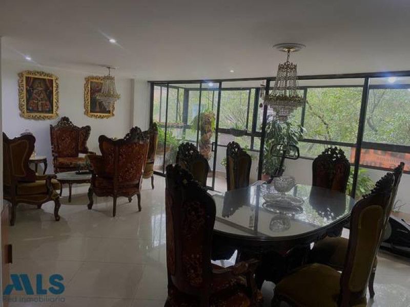 Apartamento en venta Antioquia Medellín Laureles 157 m2 Habitaciones 3 Baños 2 Garajes 2 Precio $820000000