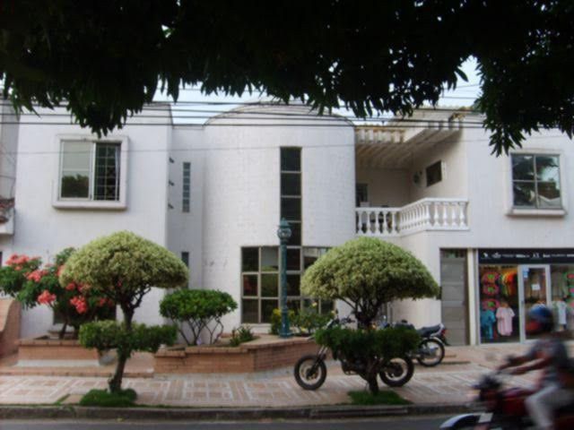 Oficina en arriendo Valle Del Cauca Cali El Gran Limonar 100 m2 Habitaciones 0 Baños 1 Garajes 1 Precio $2800000