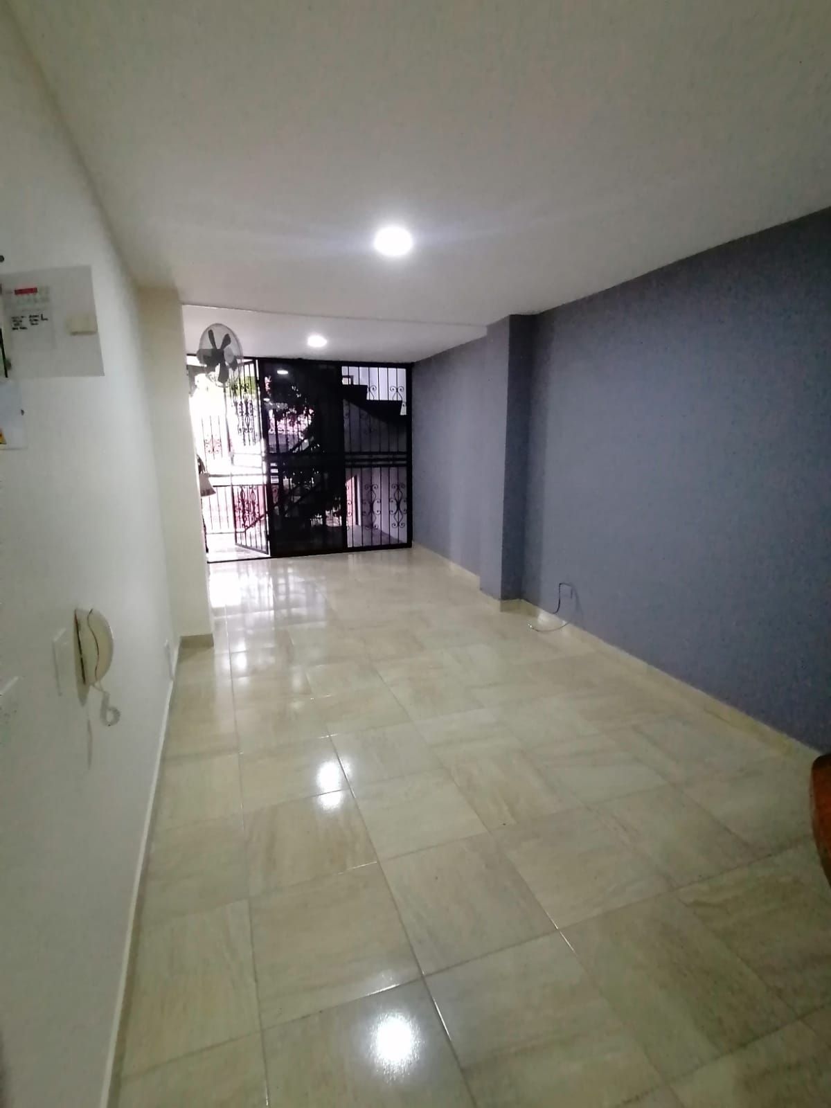 Apartamento en arriendo Antioquia Medellín Santa Teresita 50 m2 Habitaciones 2 Baños 1 Garajes 0 Precio $2400000
