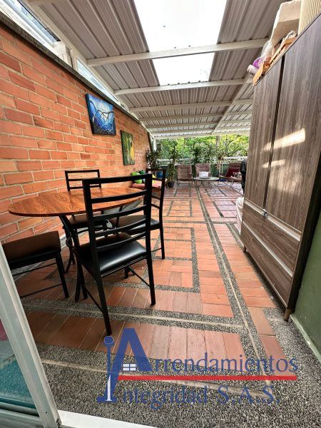 Apartamento en venta Antioquia Medellín Loma De Los Bernal 60 m2 Habitaciones 2 Baños 2 Garajes 0 Precio $550000000