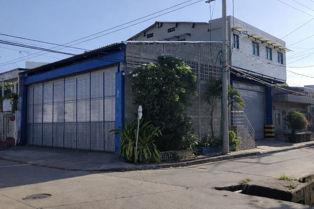 Bodega en arriendo Bolívar Cartagena Medellin 250 m2 Habitaciones 0 Baños 2 Garajes 0 Precio $9000000