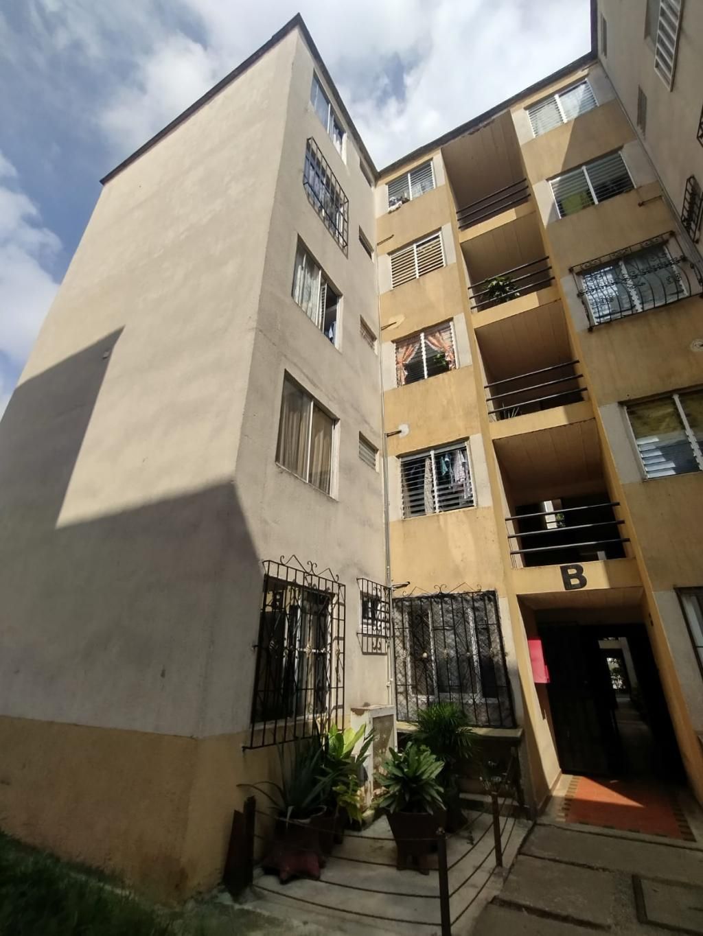 Apartamento en venta Valle Del Cauca Cali Ricardo Balcazar 56 m2 Habitaciones 3 Baños 1 Garajes 0 Precio $150000000