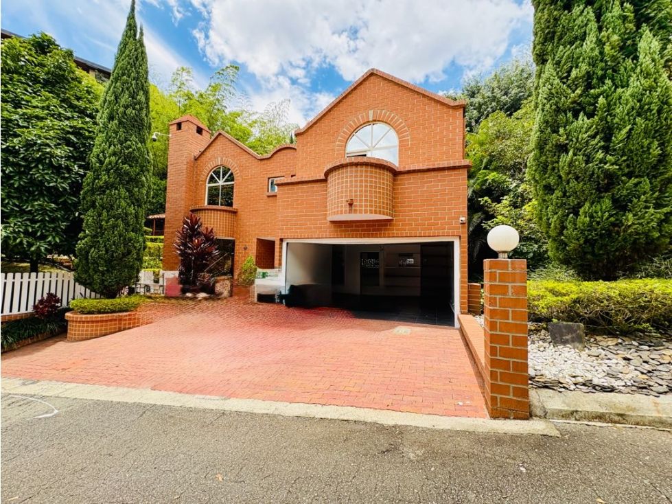 Casa en venta Antioquia Medellín Cataluña 485 m2 Habitaciones 5 Baños 6 Garajes 2 Precio $4200000000