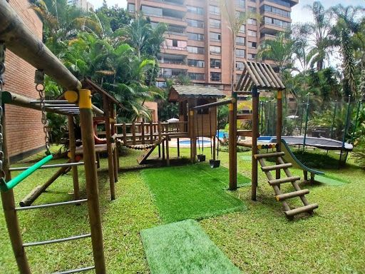 Apartamento en arriendo Antioquia Medellín Los Balsos No1 300 m2 Habitaciones 4 Baños 5 Garajes 2 Precio $9500000