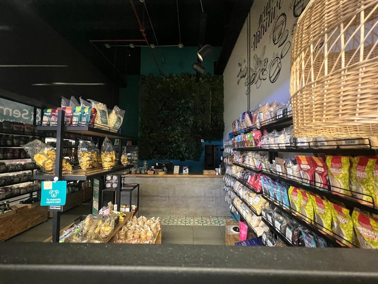 Local en venta Antioquia Envigado La Pradera 40 m2 Habitaciones 0 Baños 1 Garajes 0 Precio $740000000