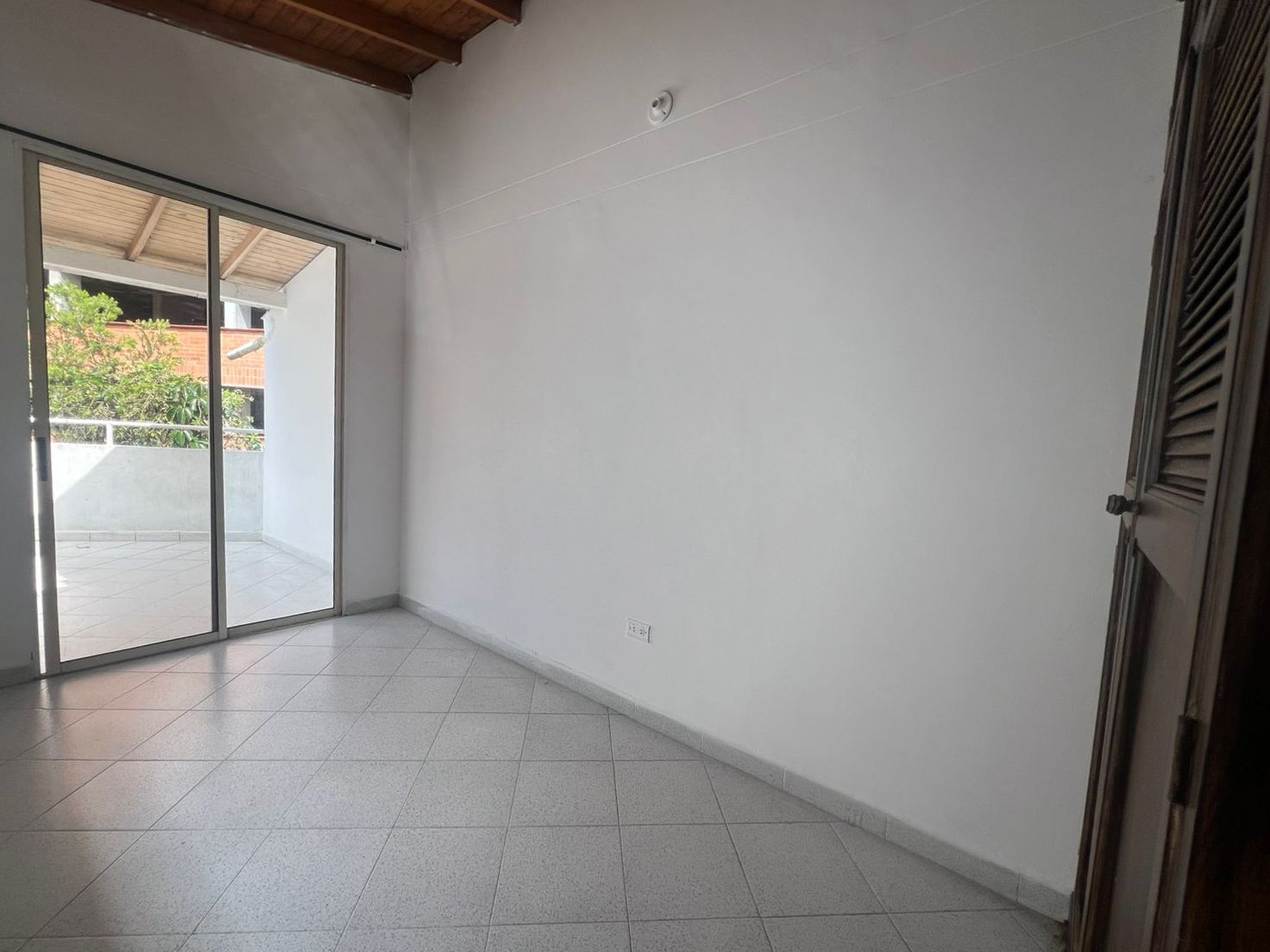 Casa en arriendo Antioquia Envigado Las Antillas 172 m2 Habitaciones 3 Baños 3 Garajes 2 Precio $4650000