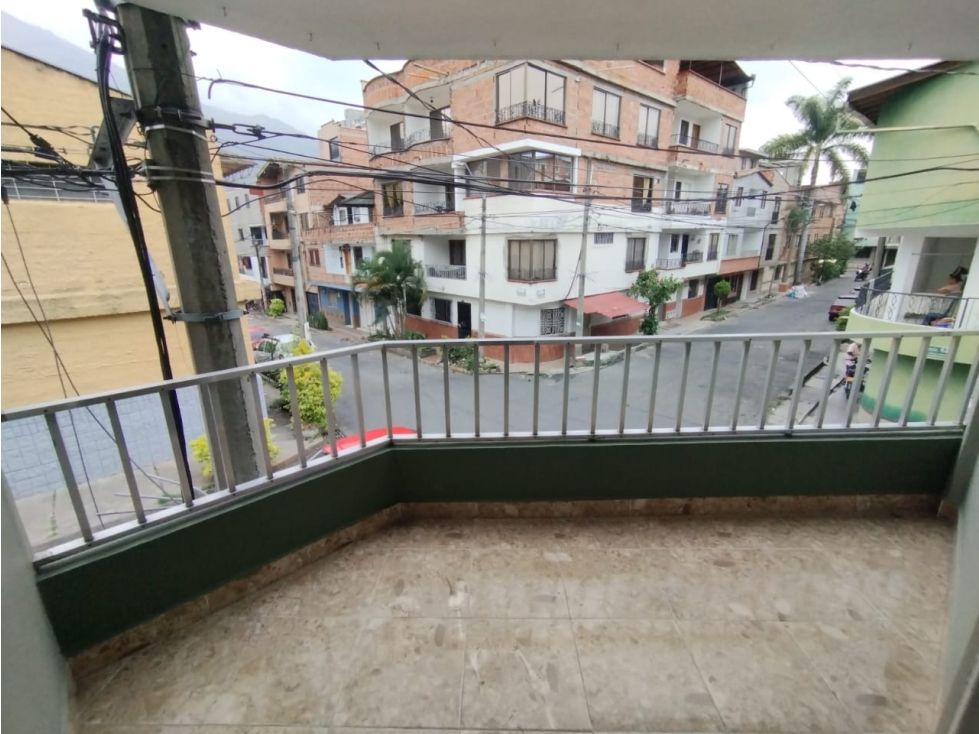 Casa en venta Antioquia Bello El Paraíso 208 m2 Habitaciones 9 Baños 6 Garajes 1 Precio $1006000000
