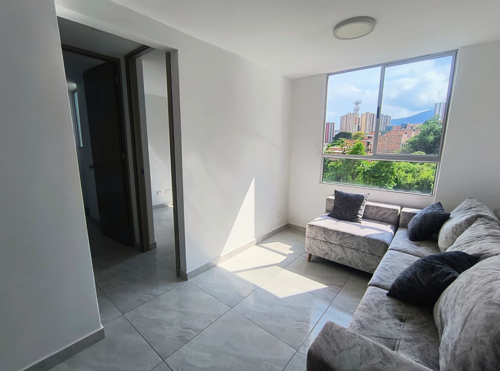 Apartamento en arriendo Antioquia Medellín San Antonio De Prado 40 m2 Habitaciones 2 Baños 1 Garajes 0 Precio $1400000