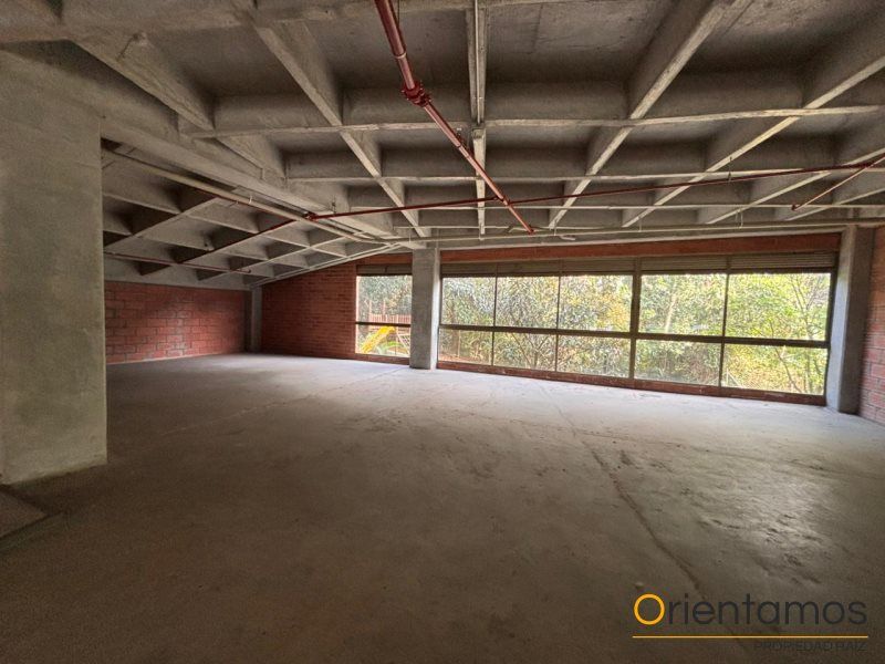 Local en arriendo o venta Antioquia Itagüí Ditaires 240 m2 Habitaciones 0 Baños 1 Garajes 0 Precio venta $1100000000 Precio arriendo $11000000