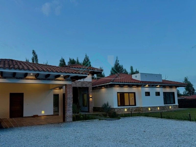 Casa Campestre en venta Antioquia Rionegro Cuatro Esquinas 360 m2 Habitaciones 3 Baños 5 Garajes 2 Precio $1800000000