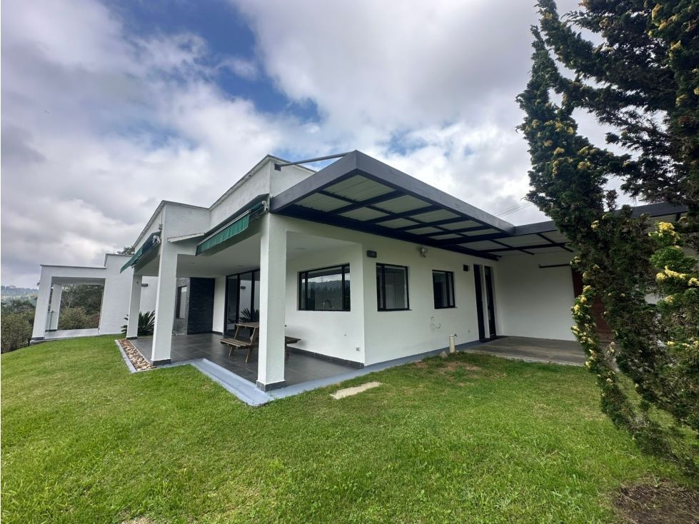 Casa en arriendo o venta Antioquia El Retiro El Retiro 220 m2 Habitaciones 3 Baños 4 Garajes 2 Precio venta $3000000000 Precio arriendo $10000000