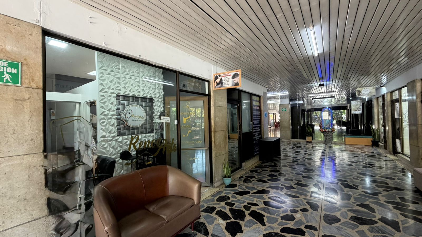 Local Comercial en venta Antioquia Medellín Estadio 22 m2 Habitaciones 0 Baños 0 Garajes 0 Precio $227000000