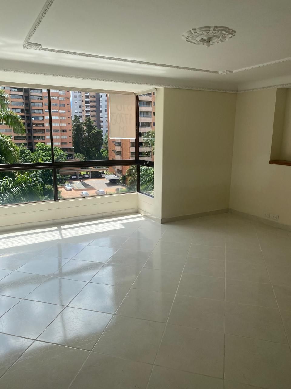 Apartamento en arriendo Antioquia Medellín La Florida 260 m2 Habitaciones 5 Baños 5 Garajes 3 Precio $8500000