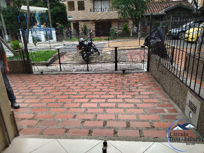 Apartaestudio en arriendo Antioquia Envigado Obrero 18 m2 Habitaciones 1 Baños 1 Garajes 0 Precio $1300000