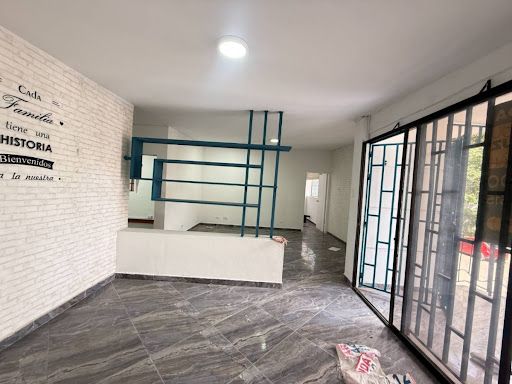 Casa en arriendo Antioquia Medellín Calasanz 450 m2 Habitaciones 11 Baños 3 Garajes 0 Precio $9550000