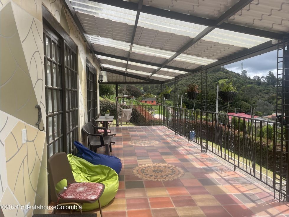 Casa en venta Cundinamarca La Calera La Calera 216 m2 Habitaciones 3 Baños 4 Garajes 6 Precio $1190000000