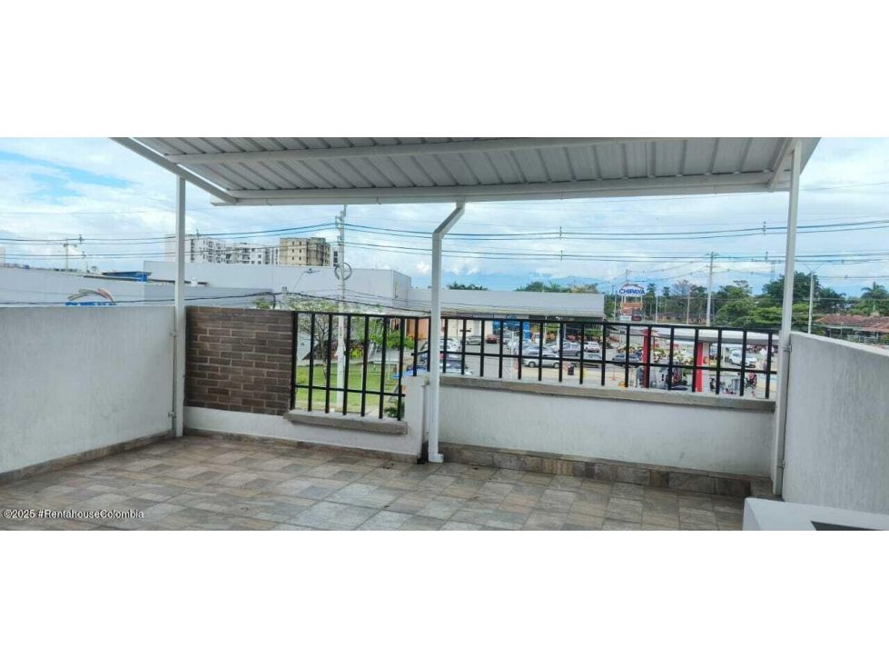 Local en arriendo Valle Del Cauca Jamundí Jamundí 100 m2 Habitaciones 0 Baños 2 Garajes 2 Precio $2100000