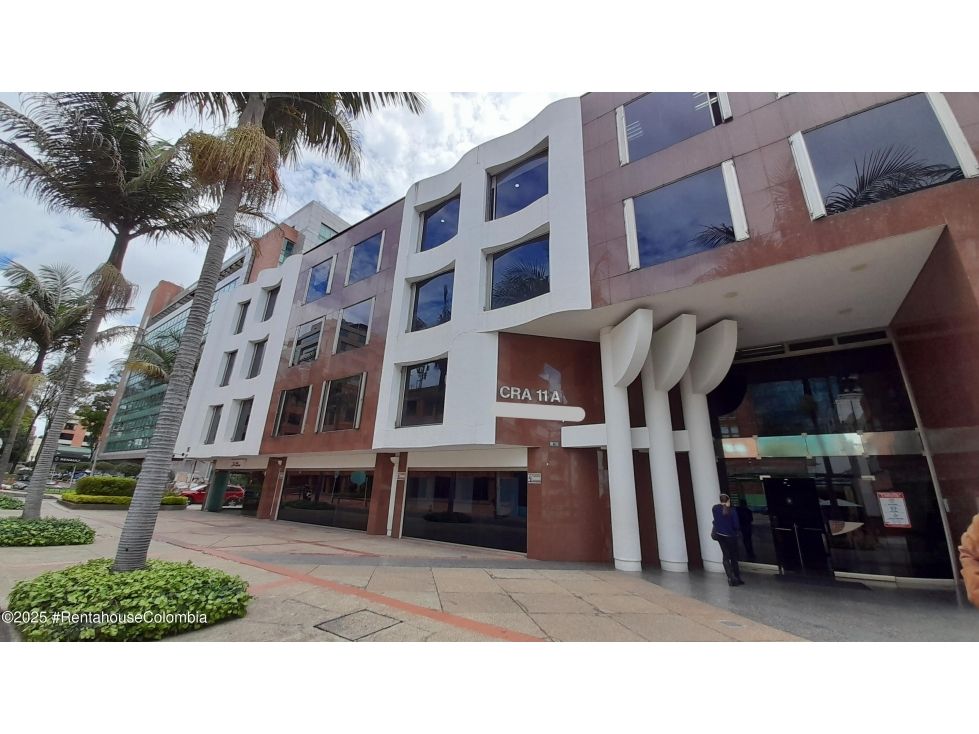 Oficina en arriendo Cundinamarca Bogotá Chicó Norte 120 m2 Habitaciones 0 Baños 1 Garajes 2 Precio $8360000