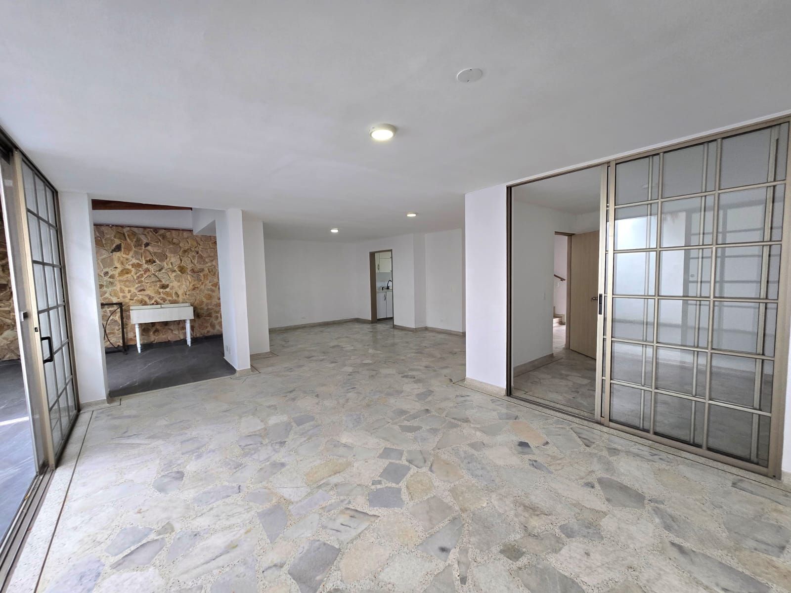 Casa en venta Valle Del Cauca Cali Ciudadela Campestre 280 m2 Habitaciones 5 Baños 4 Garajes 2 Precio $830000000