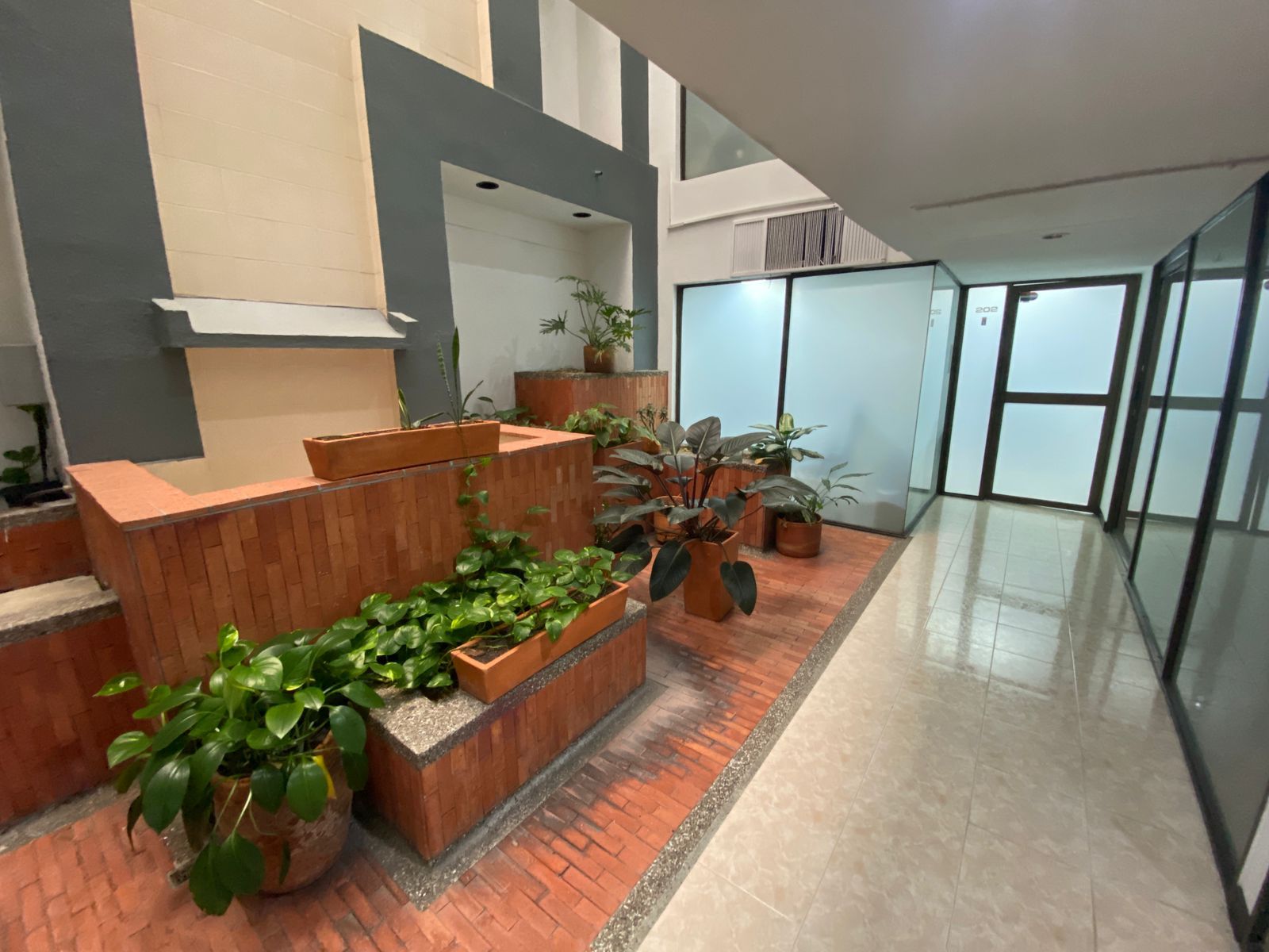 Oficina en arriendo Antioquia Medellín La Castellana 33 m2 Habitaciones 0 Baños 1 Garajes 0 Precio $2800000
